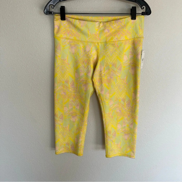 New Alo Yoga Airbrush Capri Leggings Zest Indio Geometric Print NWT Medium - Picture 3 of 13